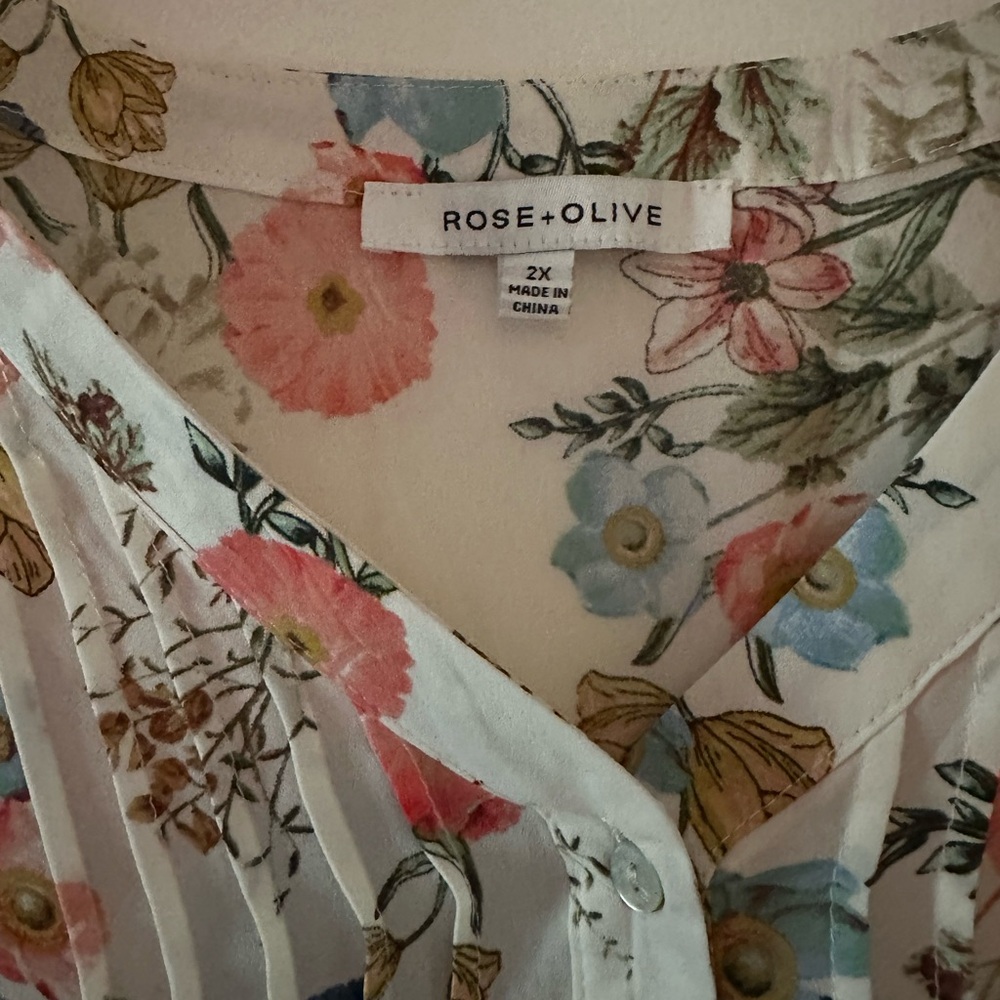Rose & Olive Multicolor Floral Blouse - Picture 2 of 7
